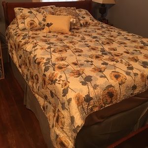 QUEEN BED SET